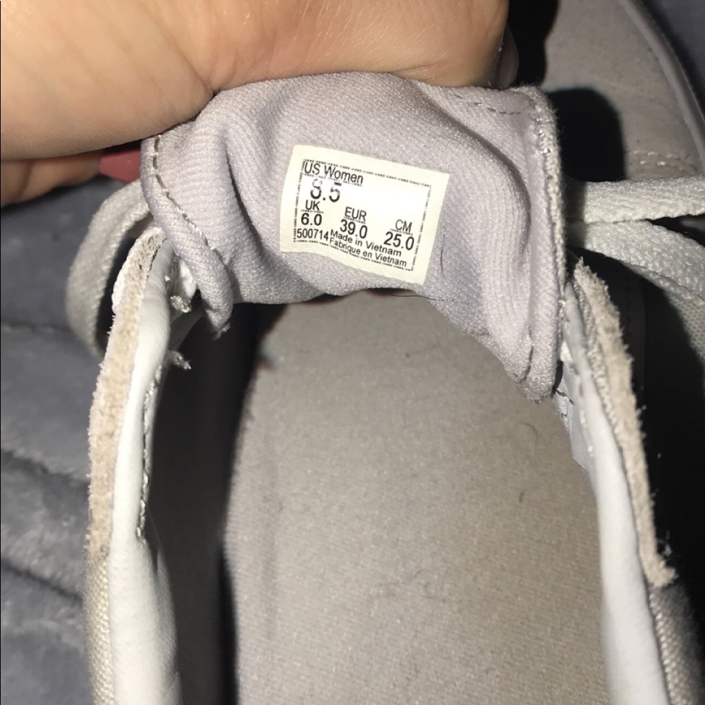 Gray vans - Picture 4 of 5